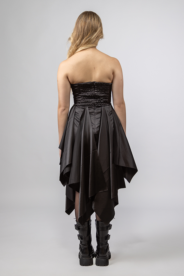 VESTIDO STRAPLESS SATIN NEGRO